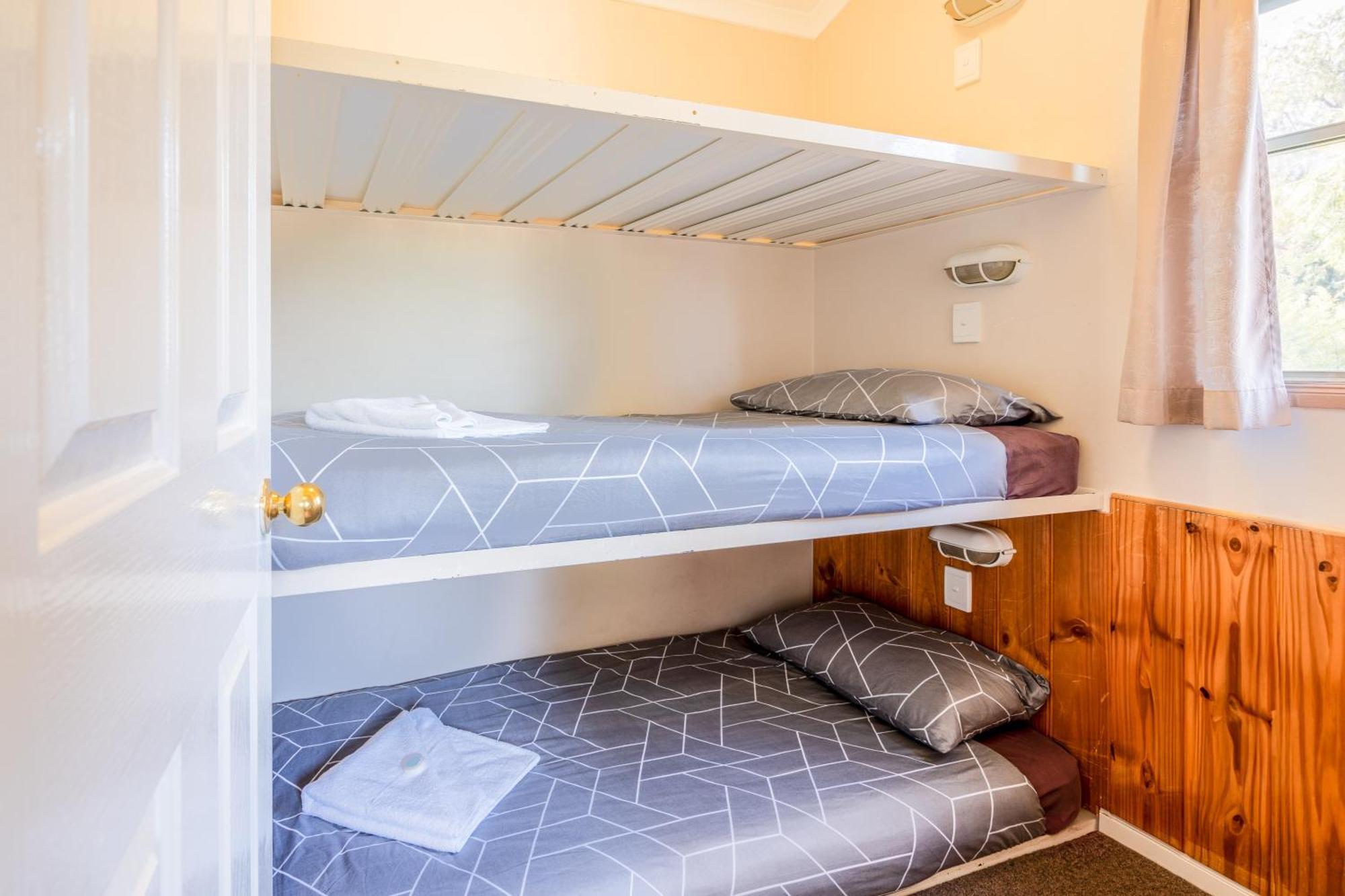 Tasman Holiday Parks - Albany Room photo
